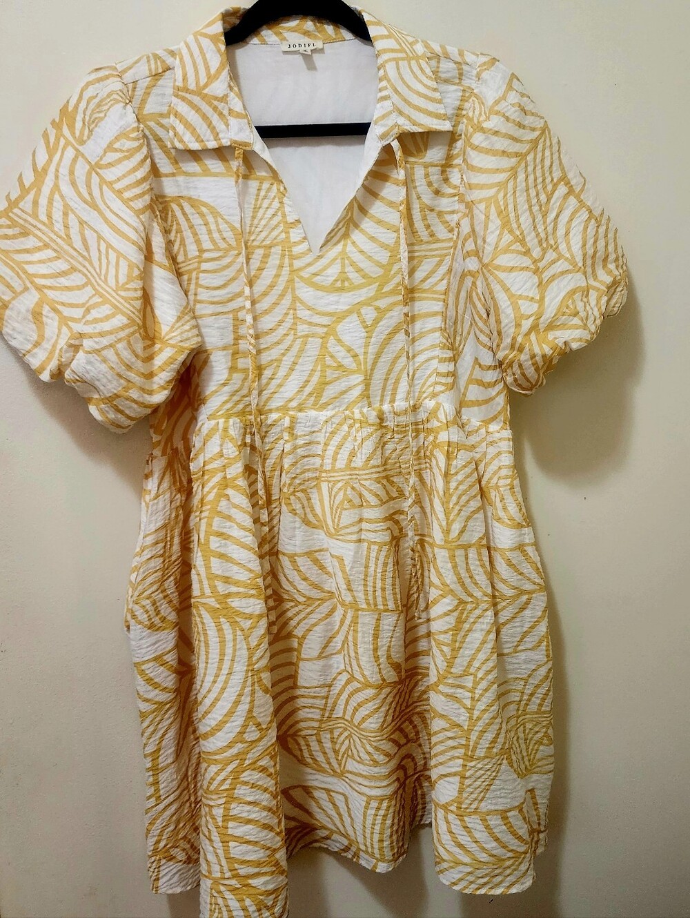 Jodifl Yellow and White Printed Puffed Short Sleeve Dress